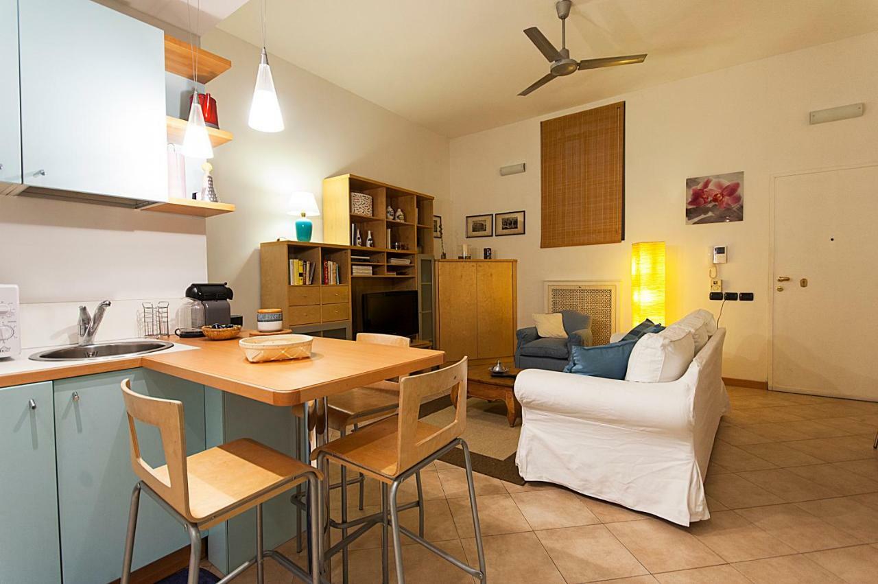 Elegant Apartment In Sant'Ambrogio Milaan Buitenkant foto