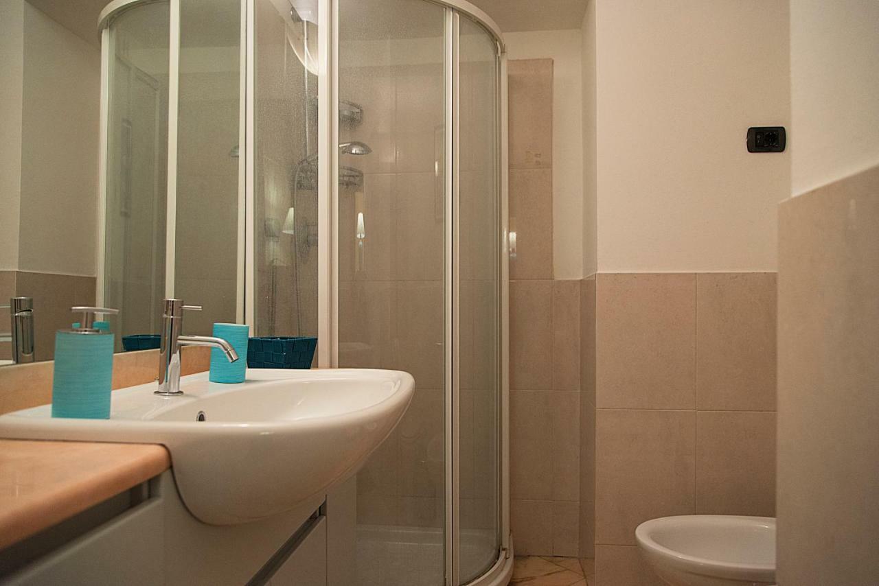 Elegant Apartment In Sant'Ambrogio Milaan Buitenkant foto