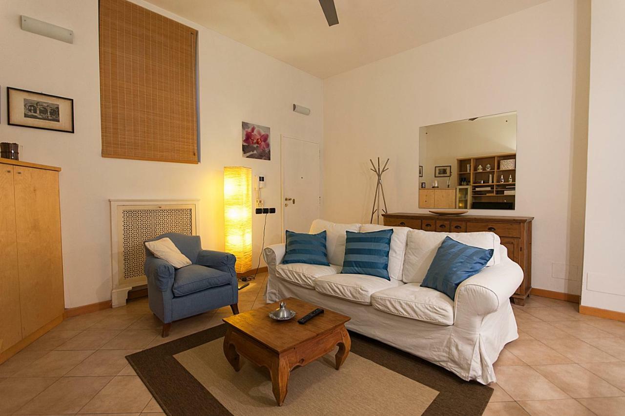 Elegant Apartment In Sant'Ambrogio Milaan Buitenkant foto