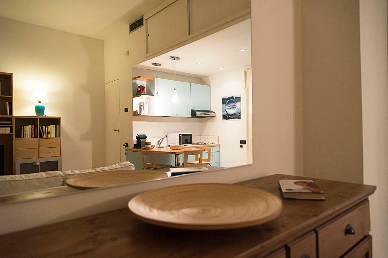 Elegant Apartment In Sant'Ambrogio Milaan Buitenkant foto
