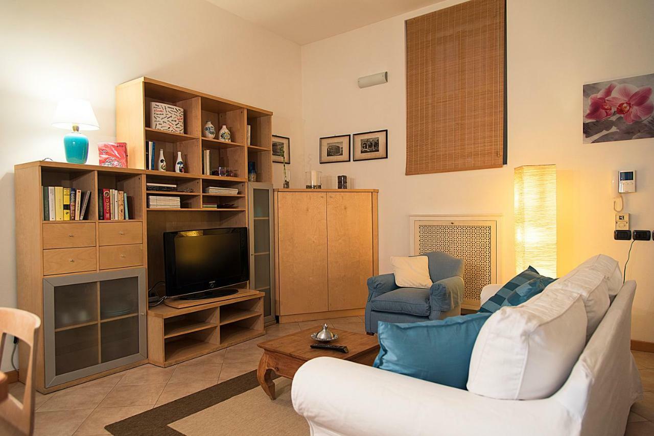 Elegant Apartment In Sant'Ambrogio Milaan Buitenkant foto