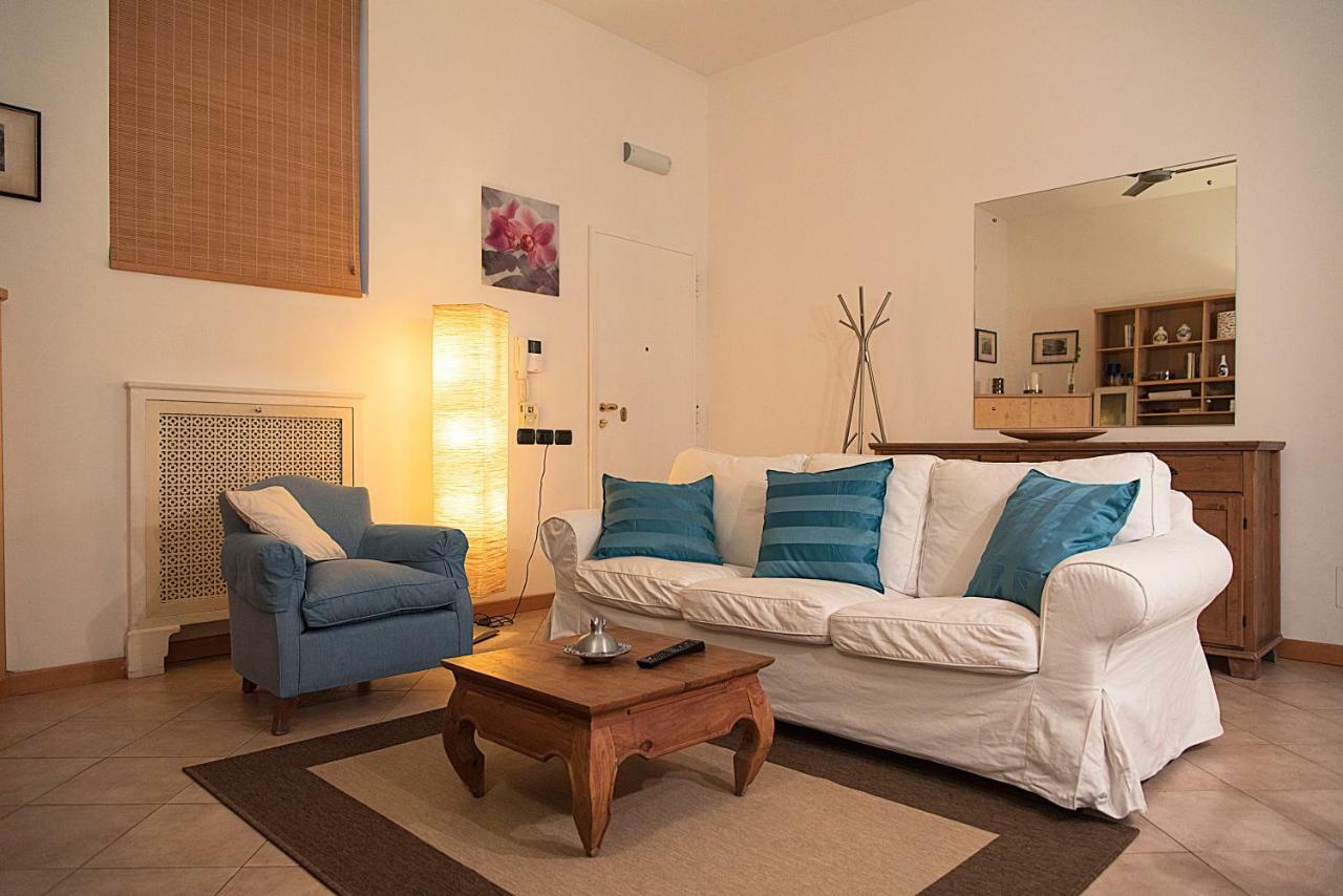 Elegant Apartment In Sant'Ambrogio Milaan Buitenkant foto