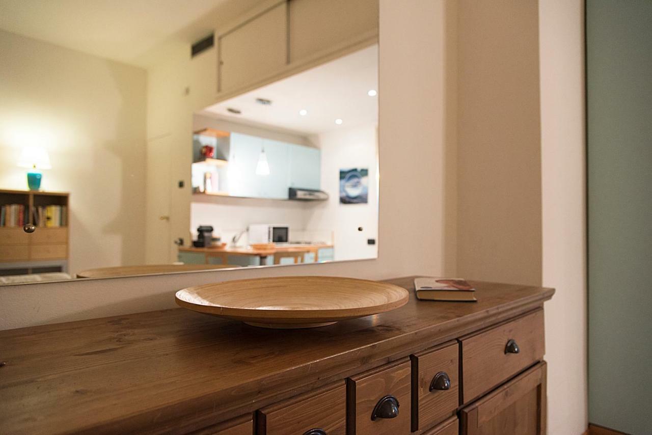Elegant Apartment In Sant'Ambrogio Milaan Buitenkant foto